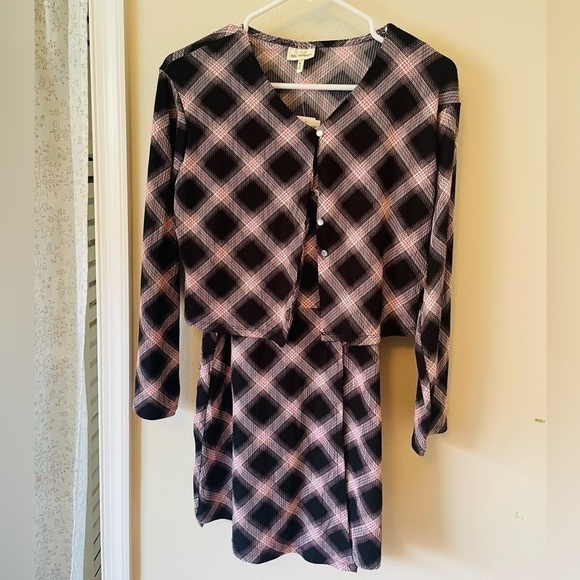 Girl's 2 Piece Outfits - Picture 11 of 11